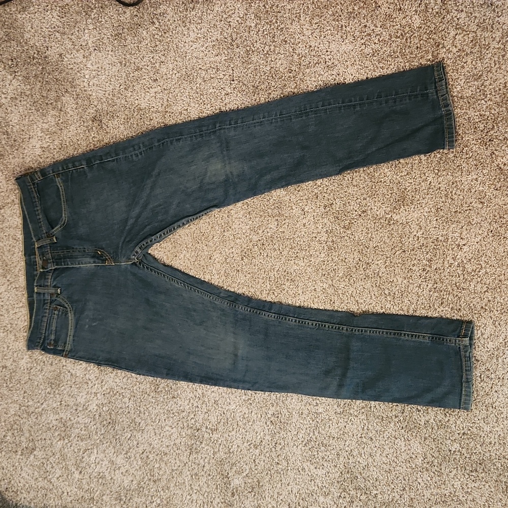 BARELY WORN LEVIS 511 SLIM FIT WAIST 34 LENGTH 32 BLUE DENIM JEANS